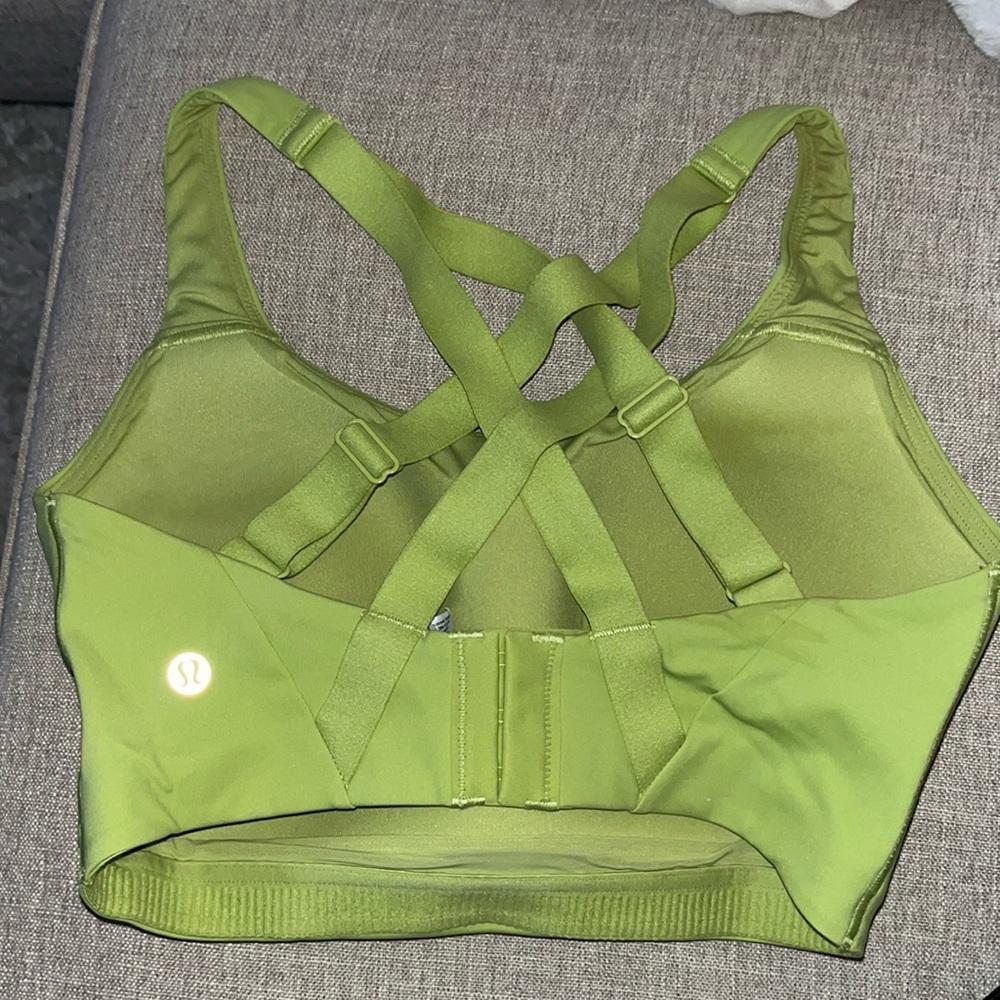 Lululemon sports bra